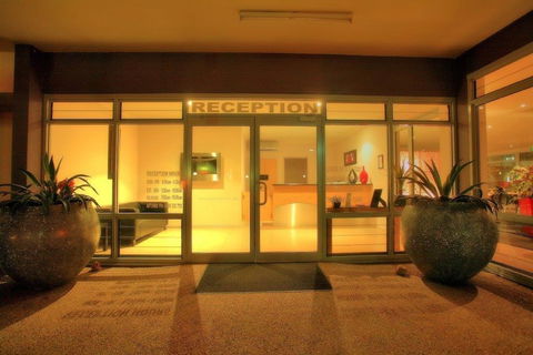 Mayfair Motel Emerald - Holiday Cairns 3