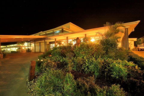 Mayfair Motel Emerald - Holiday Cairns 1