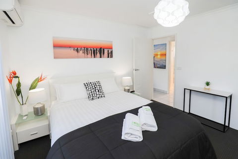 112 Olive Apartments - Holiday Cairns 1