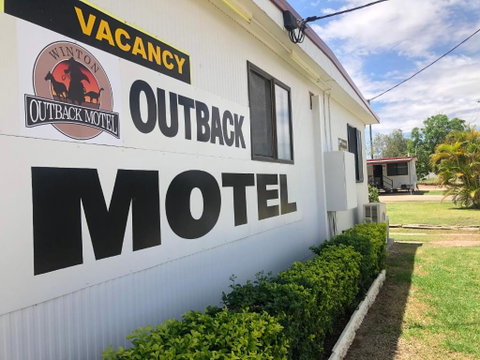 Winton Outback Motel - Holiday Cairns 3