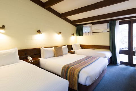 Blackheath Motor Inn - Holiday Cairns 3