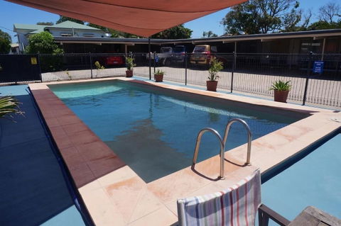 A & A Motel - Holiday Cairns 0