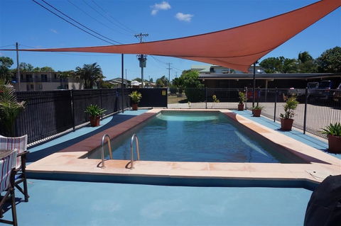 A & A Motel - Holiday Cairns 1