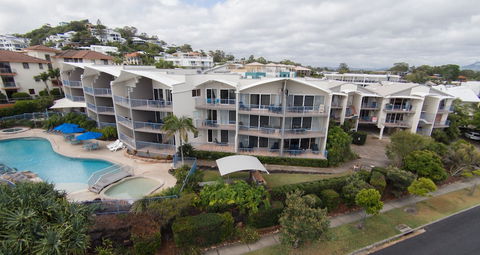 Endless Summer Resort - Holiday Cairns 0