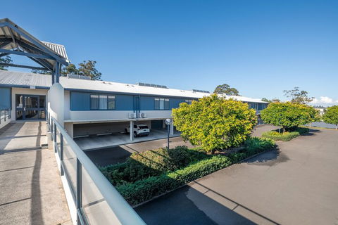 Hawkesbury Race Club Motel - Holiday Cairns 1