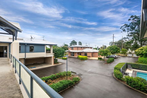 Hawkesbury Race Club Motel - Holiday Cairns 2