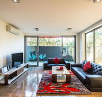 Orange Serviced Apartment - Holiday Cairns
