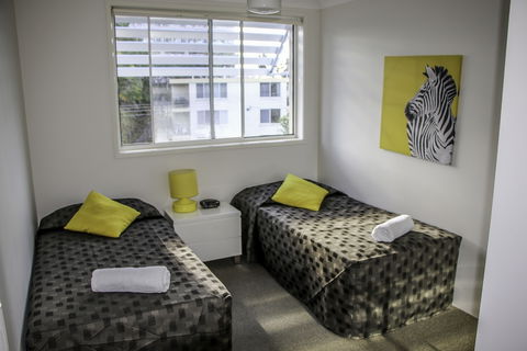 Surfers Beach Holiday Apartments - Holiday Cairns 3