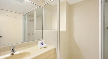 Surfers Beach Holiday Apartments - Holiday Cairns 4