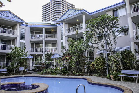Surfers Beach Holiday Apartments - Holiday Cairns 0