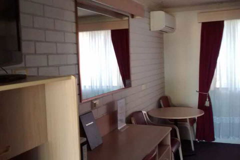 Centabrook Motor Inn - Holiday Cairns 6
