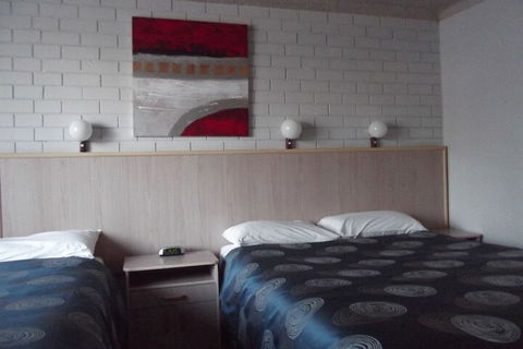 Centabrook Motor Inn - Holiday Cairns 7