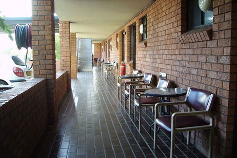 Centabrook Motor Inn - Holiday Cairns 1