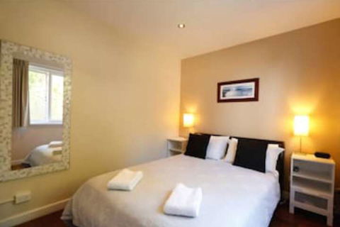 Waikiki Beach Bed & Breakfast - Holiday Cairns 7