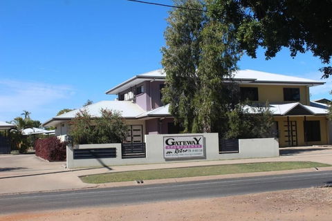 Emerald Western Gateway Motel - Holiday Cairns 0