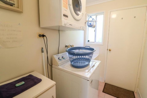 Bromyard Cottage - Holiday Cairns 1