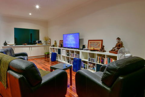 Crossroads Ecomotel - Holiday Cairns 7