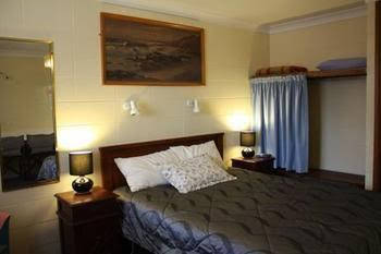 Harbour Foreshore Motel - Holiday Cairns 0