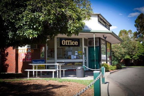 Strayleaves Caravan Park - Holiday Cairns 1