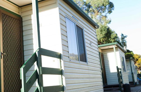 Strayleaves Caravan Park - Holiday Cairns 2
