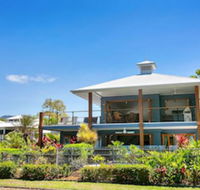 Reeflections Beachfront Holiday House - Holiday Cairns