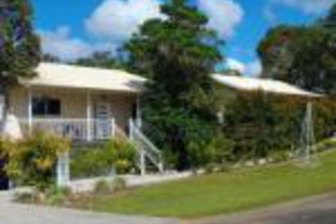Tinaroo Sunset Retreat - Holiday Cairns 0