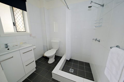 Burleigh Gold Coast Motel - Holiday Cairns 6