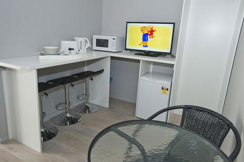 Burleigh Gold Coast Motel - Holiday Cairns 4