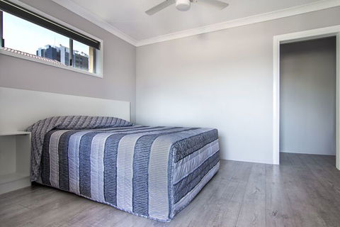 Burleigh Gold Coast Motel - Holiday Cairns 7