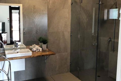 Fairway Manor Accommodation - Holiday Cairns 4