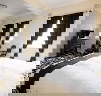 The Commercial Boutique Hotel - Holiday Cairns