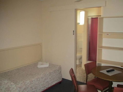 Great Lakes Motor Inn - Holiday Cairns 4