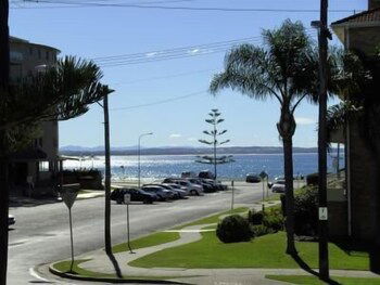 Great Lakes Motor Inn - Holiday Cairns 2