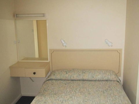 Great Lakes Motor Inn - Holiday Cairns 1