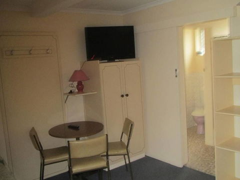 Great Lakes Motor Inn - Holiday Cairns 5