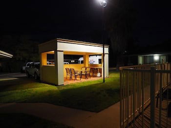 Jacaranda Motel & Holiday Units - Holiday Cairns 0