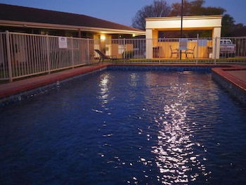Jacaranda Motel & Holiday Units - Holiday Cairns 2
