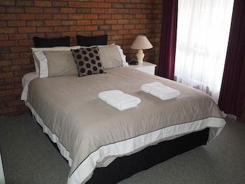 Jacaranda Motel & Holiday Units - Holiday Cairns 6