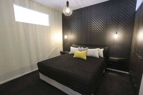 Indulge Apartments CBD - Holiday Cairns 3