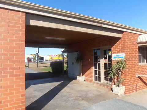 All Rivers Motor Inn - Holiday Cairns 2