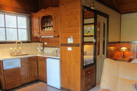 Willowlake Cottages - Holiday Cairns 7