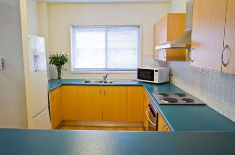 Cosmopolitan Apartments - Holiday Cairns 2
