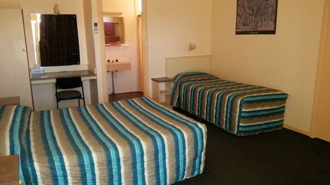 Highway One Motel Port Augusta - Holiday Cairns 1