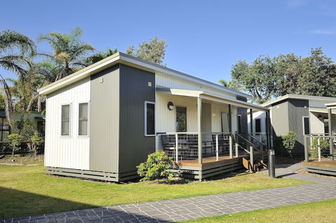 NRMA Sydney Lakeside Holiday Park - Holiday Cairns 1