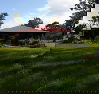 Dunsborough Rail Carriages  Farm Cottages - Holiday Cairns