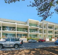 Breeze Beachfront Apartments - Holiday Cairns