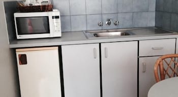 Beach Motel Woolgoolga - Holiday Cairns 4