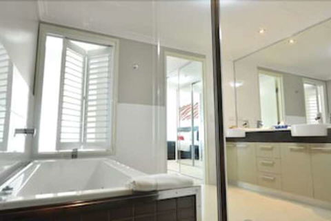 C2 Esplanade Serviced Apartments - Holiday Cairns 2
