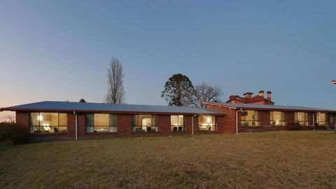 Tenterfield Motor Inn - Holiday Cairns 3