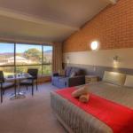 Tenterfield Motor Inn - Holiday Cairns 0